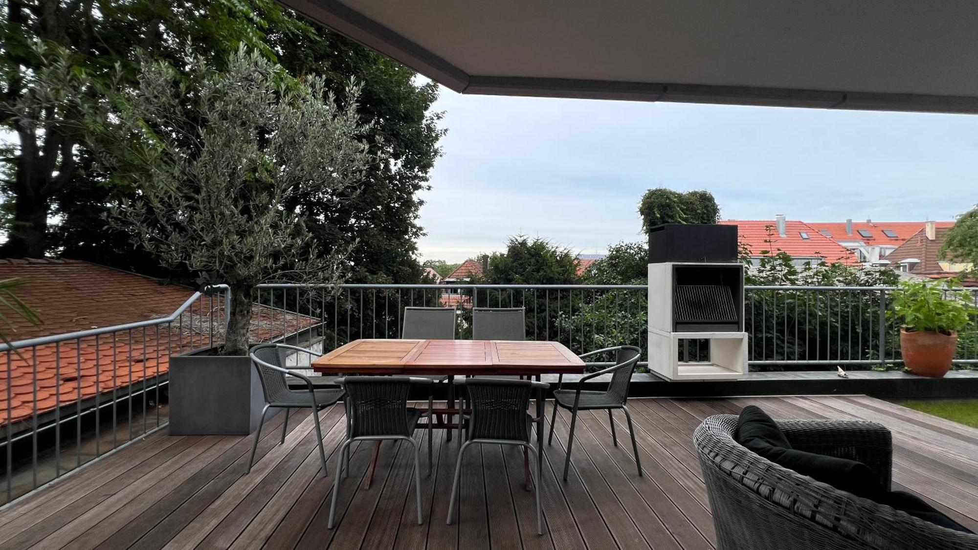 Ludwigshome Luxus - Zentral, Kostenloser Parkplatz, Terrasse 路德维希堡 外观 照片
